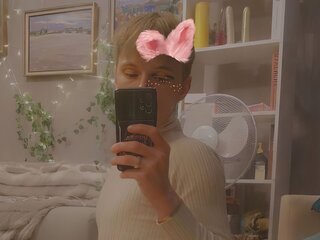 AlikWhite recorded show cam