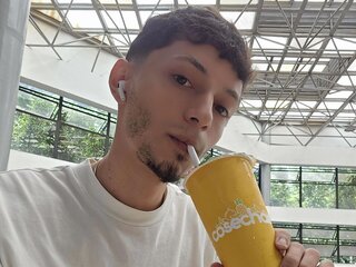 AxelBrooks cam nude free