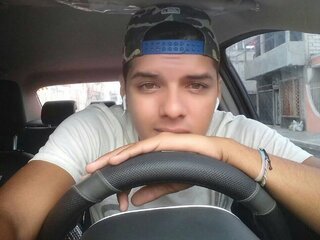 CarlosTorrealba online camshow live