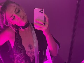 CelcelWhite naked camshow nude