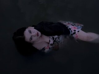 ElisLong videos shows toy