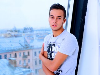 LiamCute shows videos camshow