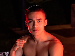 ScottWilliams videos shows naked